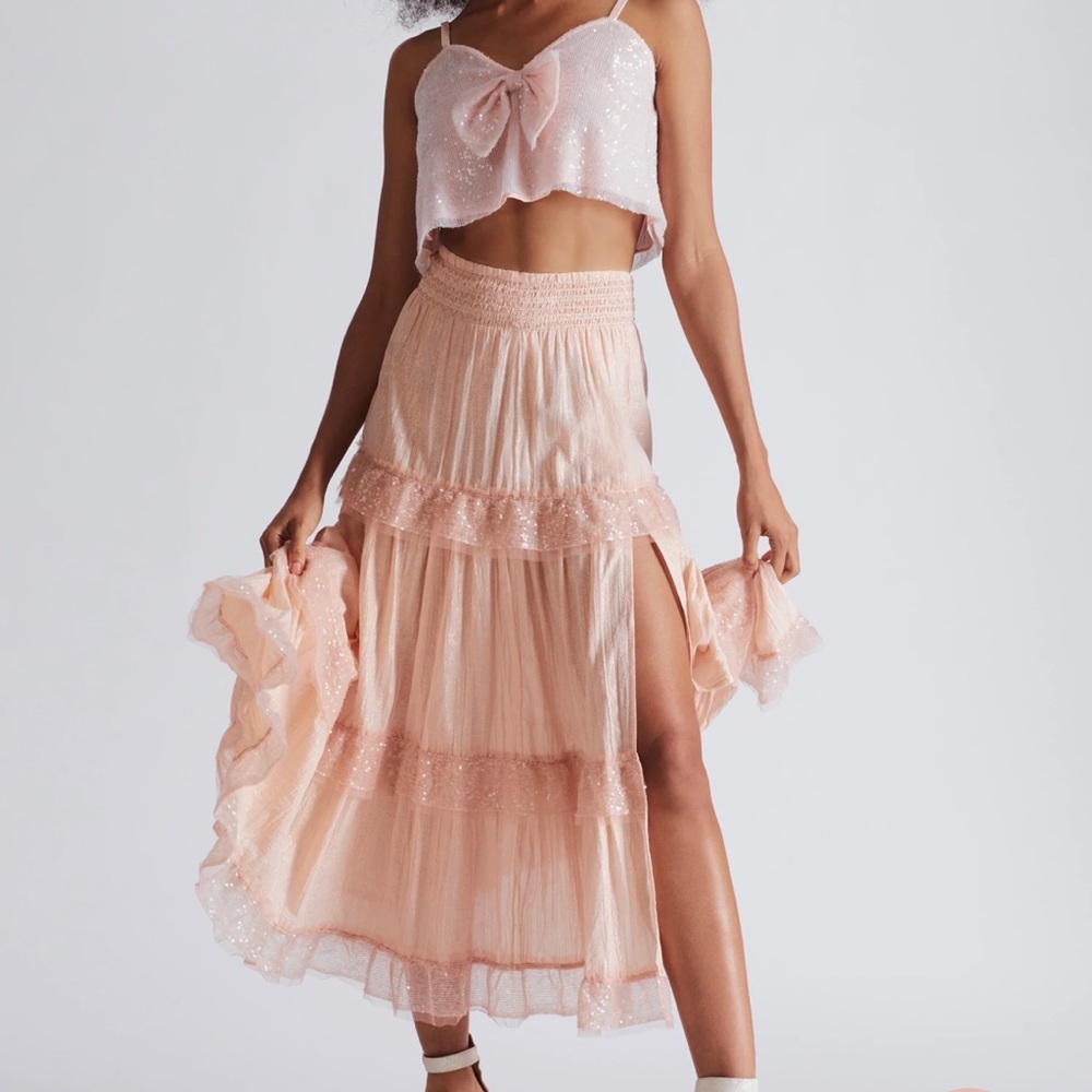 LSF Mirella skirt in a beautiful seashell pink!